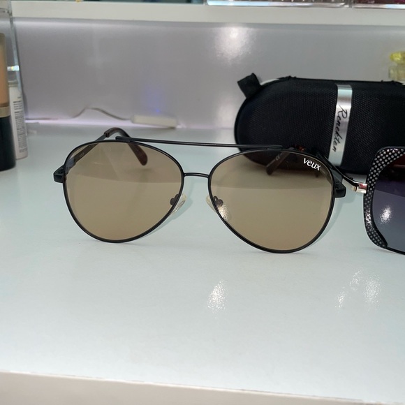 SUNGLASSES 🖤🤎 - Picture 3 of 5